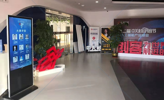 在什么情況下，戶外LCD廣告機會需要用到觸摸功能呢？